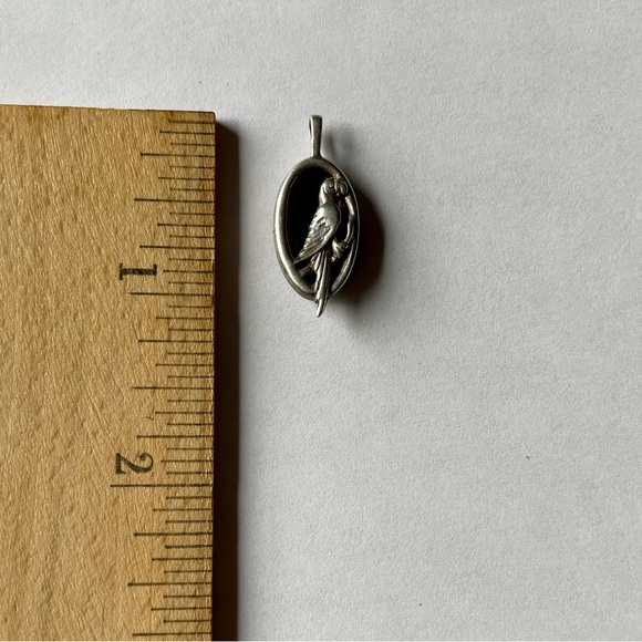 Vintage Sterling Silver and Black Onyx Parrot Pendant - Picture 5 of 7